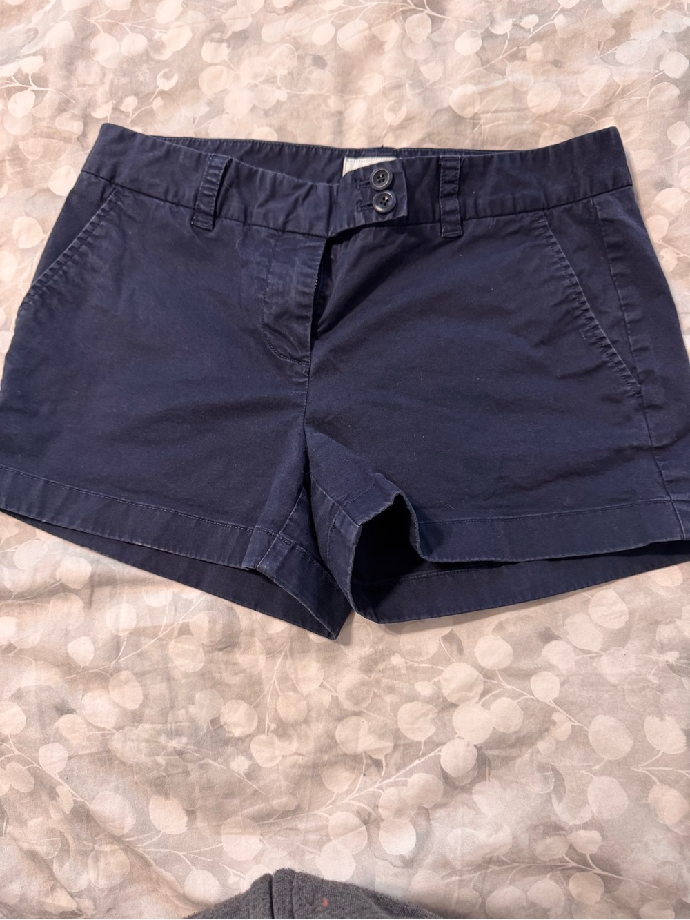 Vineyard Vines Women's Navy Cotton 4 inch Shorts